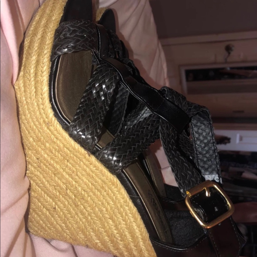 Black Wedges